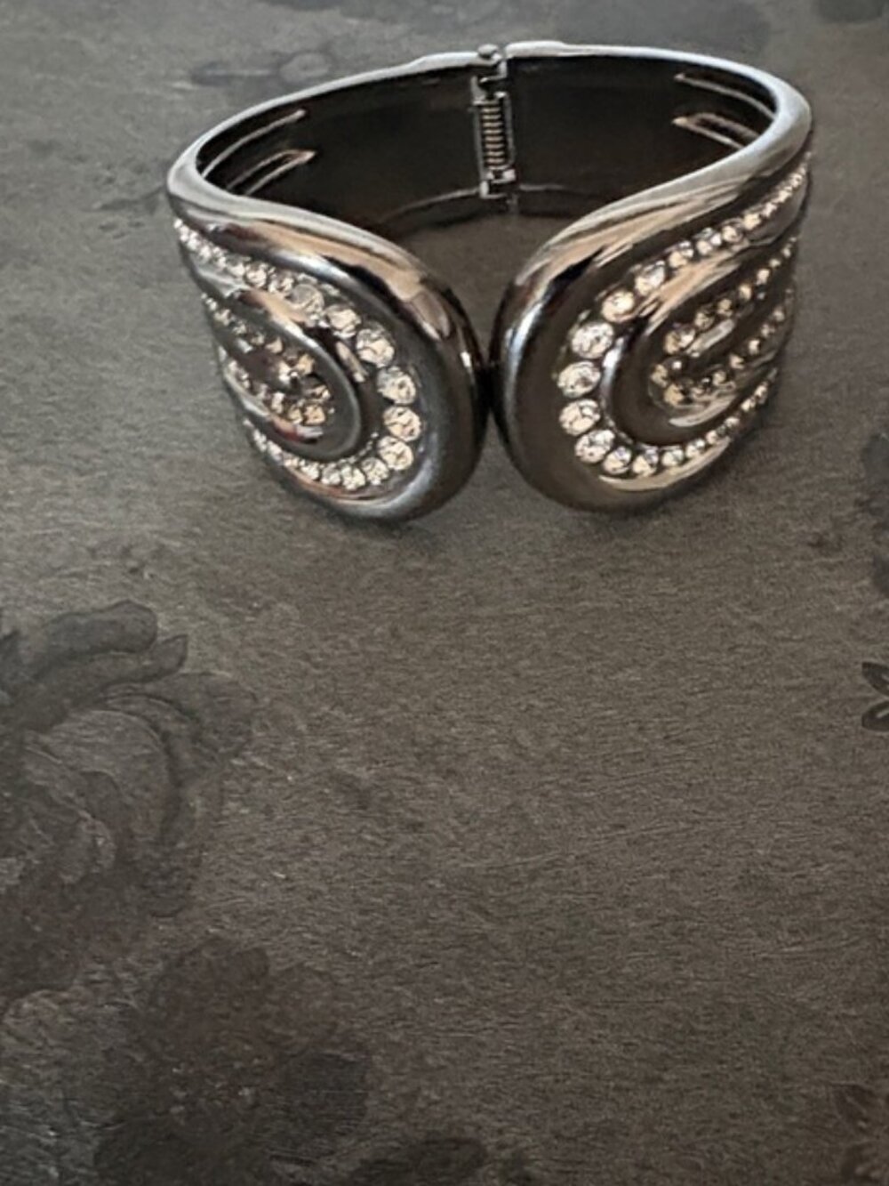 PREMIER DESIGNS SILVER-TONE RHINESTONE HINGED CUFF BRACELET - Picture 8 of 8